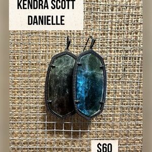 Kendra Scott Danielle earrings